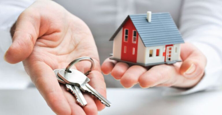 10 Homes Set To Lose Value By 2025 (And 10 Destined To Skyrocket)