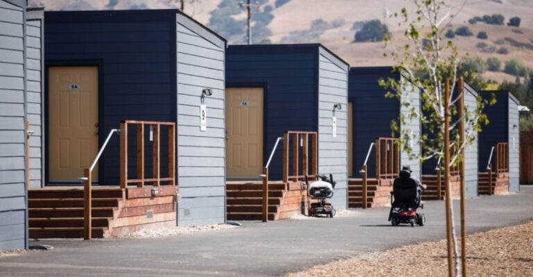 10 Homes Too Pricey Compared To Their Size (Plus 5 Tiny Homes Even More Expensive)