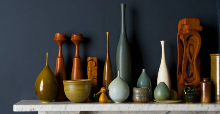 10 Living Room Items Designers Always Buy Secondhand And 5 They’d Never Touch