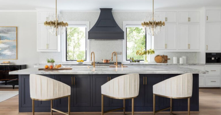 10 Things Interior Designers Say You Need In Your Kitchen And 5 Features To Absolutely Use