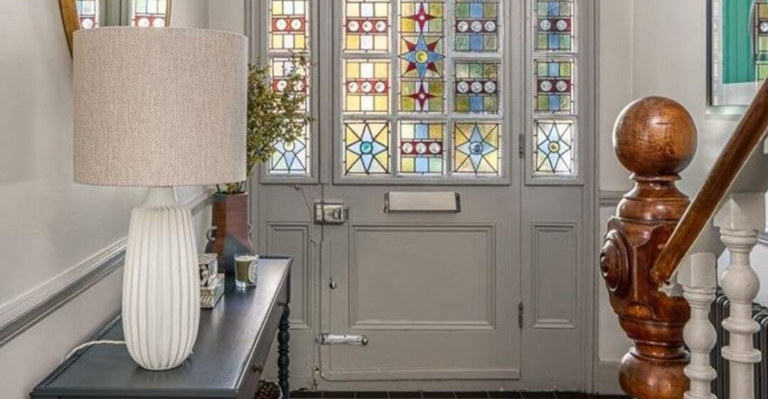15 Examples Of The Vestibule, A 200-Year-Old Home Entryway Trend Going ...