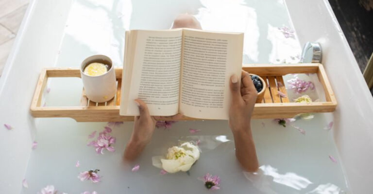 15 Irresistible Bath Nooks That Redefine Relaxation