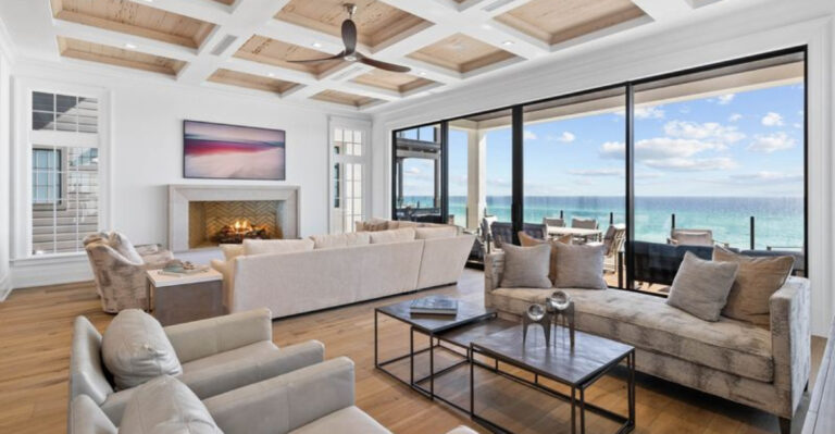 15 Photos Inside The Most Stunning Waterfront Homes In Florida