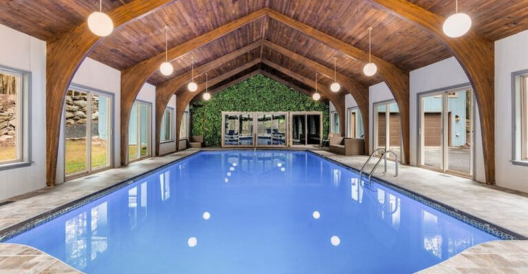 15 Reasons Why Luxury Homes With Indoor Pools Are Making A Big Comeback