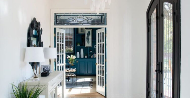 15 Things To Put In An Entryway According To Professionals And 7 You Should Never