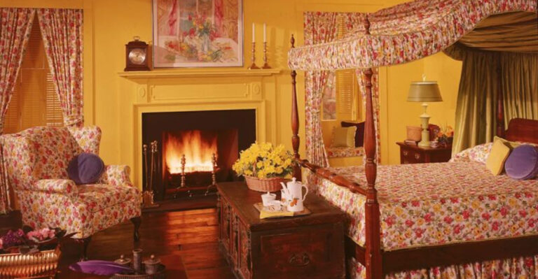 16 Classic Tricks We Used To Personalize Our ‘80s Bedrooms (Even Shared Ones)