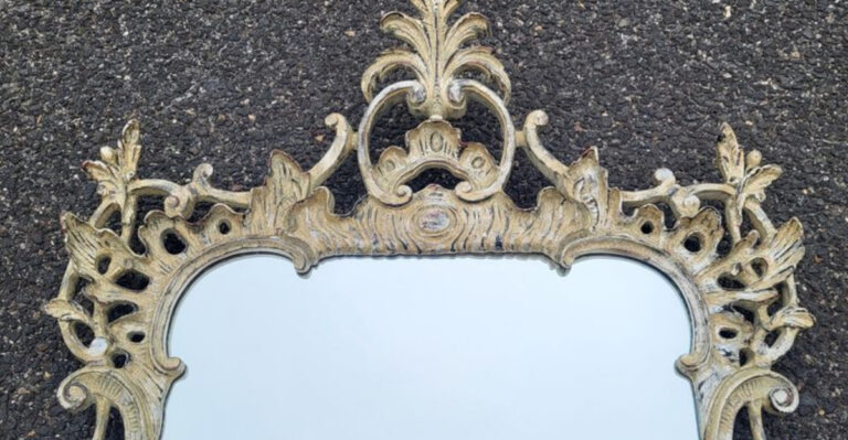 17 Antique Mirrors That Are Worth More Than You Could Imagine
