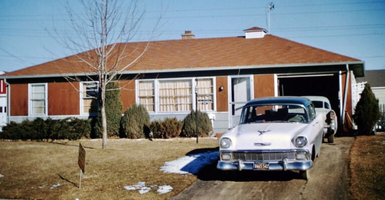 17 Defining Features Of A Typical 1950s Suburban House