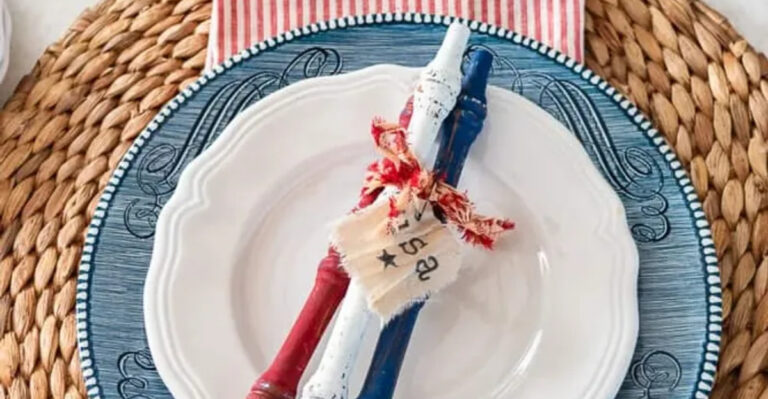 19 Red, White & Blue Table Decor Ideas That’ll Steal the Show on July 4th