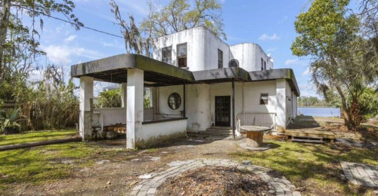 20 Abandoned Houses That Would Look Amazing Restored