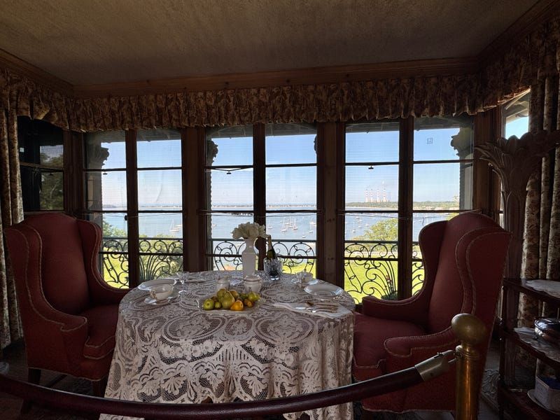 Breakfast Nook With a Million-Dollar View