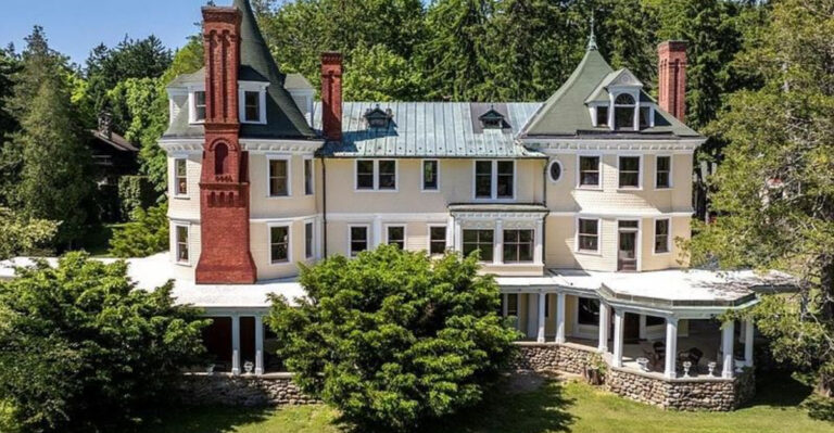 A Gilded Age Mansion That Blends Timeless Grandeur With Playful Surprises