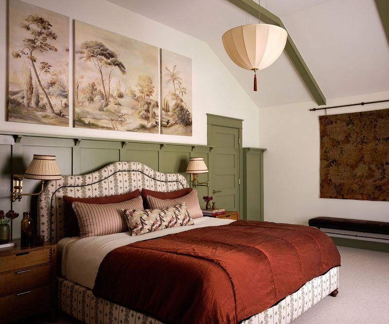 A Bedroom That Gets Color Just Right