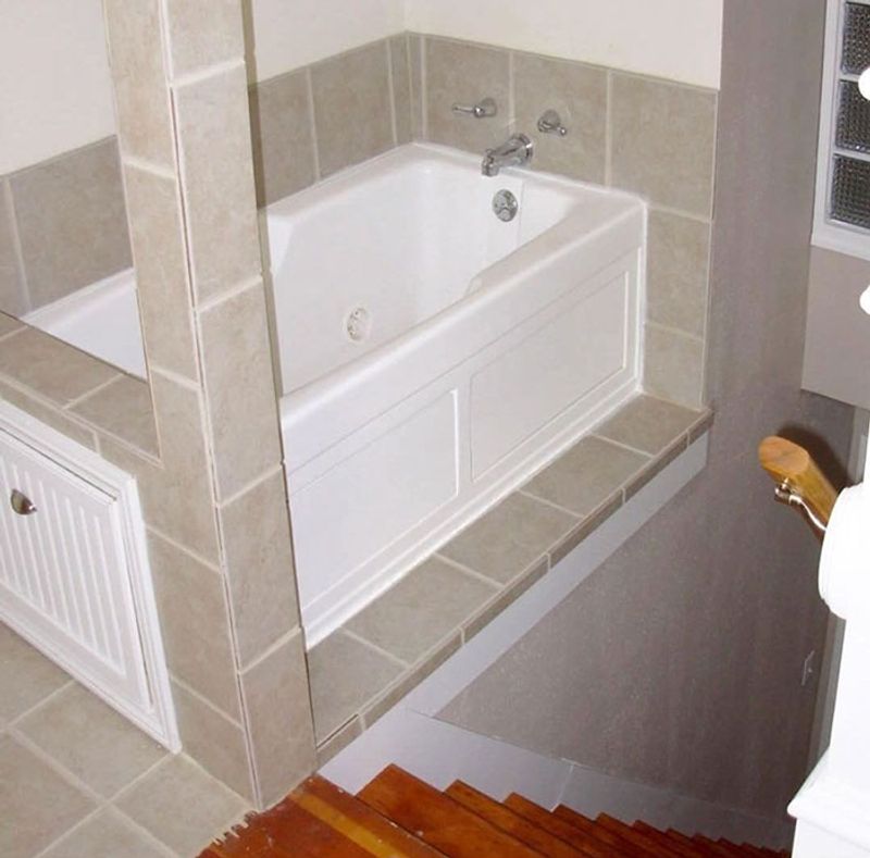 Doorless Bathroom Designs