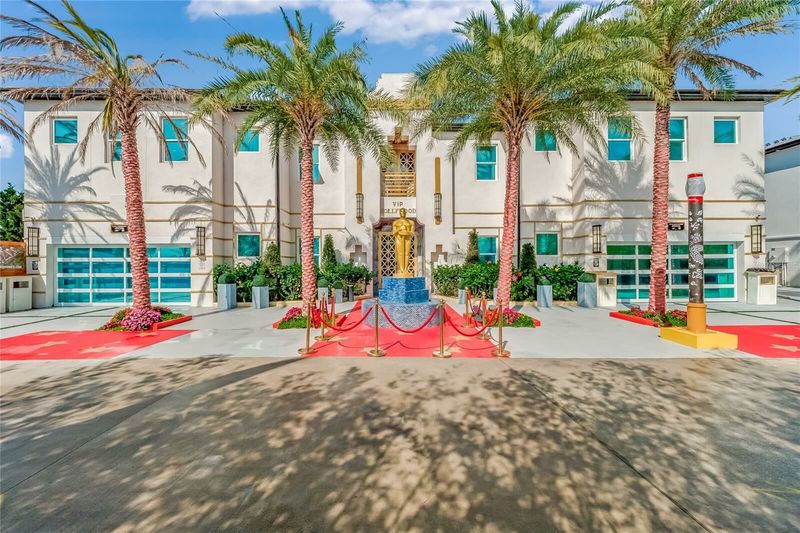 Flashy Vegas-Theme Homes With Cheap Showmanship