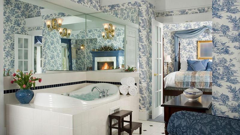 Jacuzzi Tubs with Steps