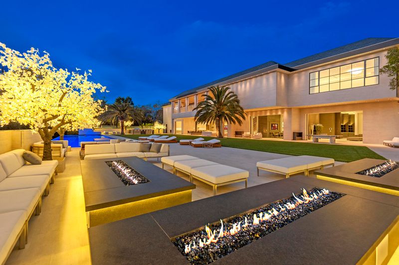 301 North Carolwood Drive (Los Angeles, CA)