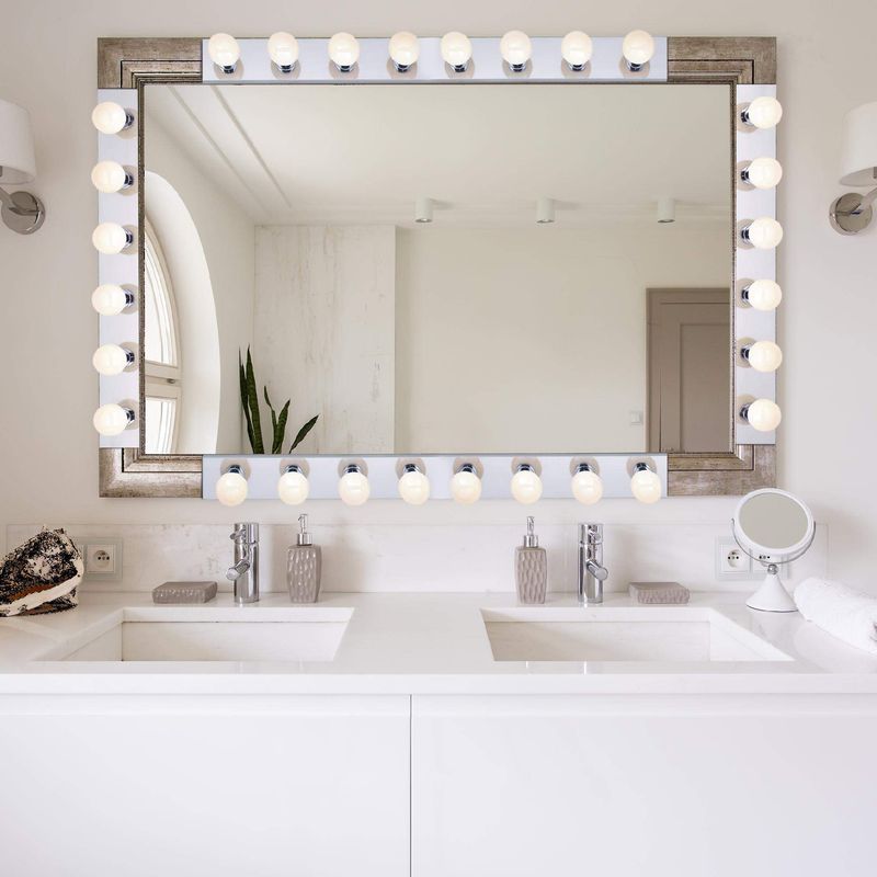 Hollywood-Style Vanity Lights