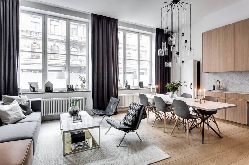 Accent with Black Metal Details