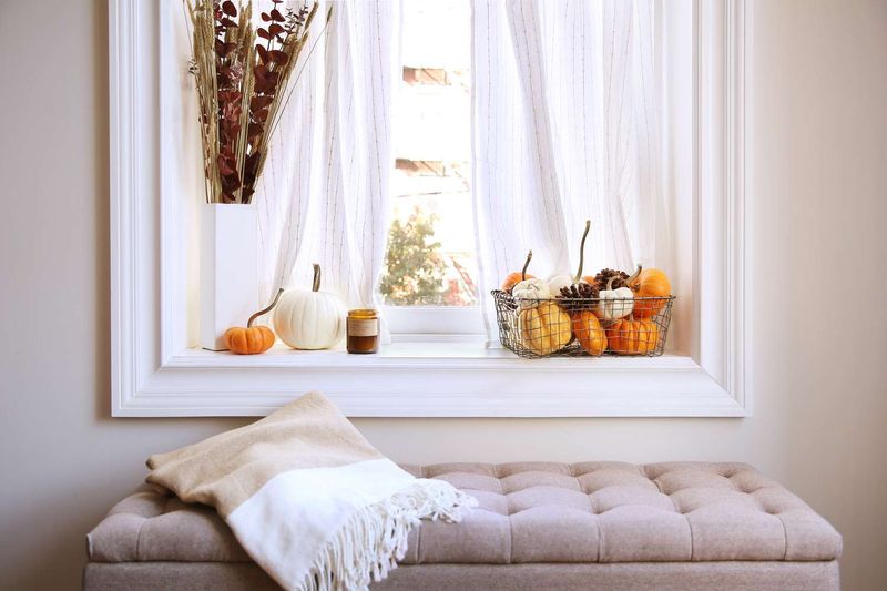 Seasonal decor accents