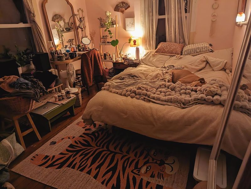 Creates Cozy, Lived-In Vibes That Feel Authentic