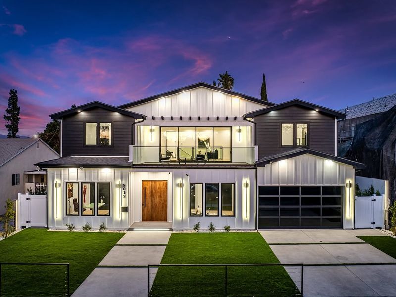 Luxury Homes Far From Amenities