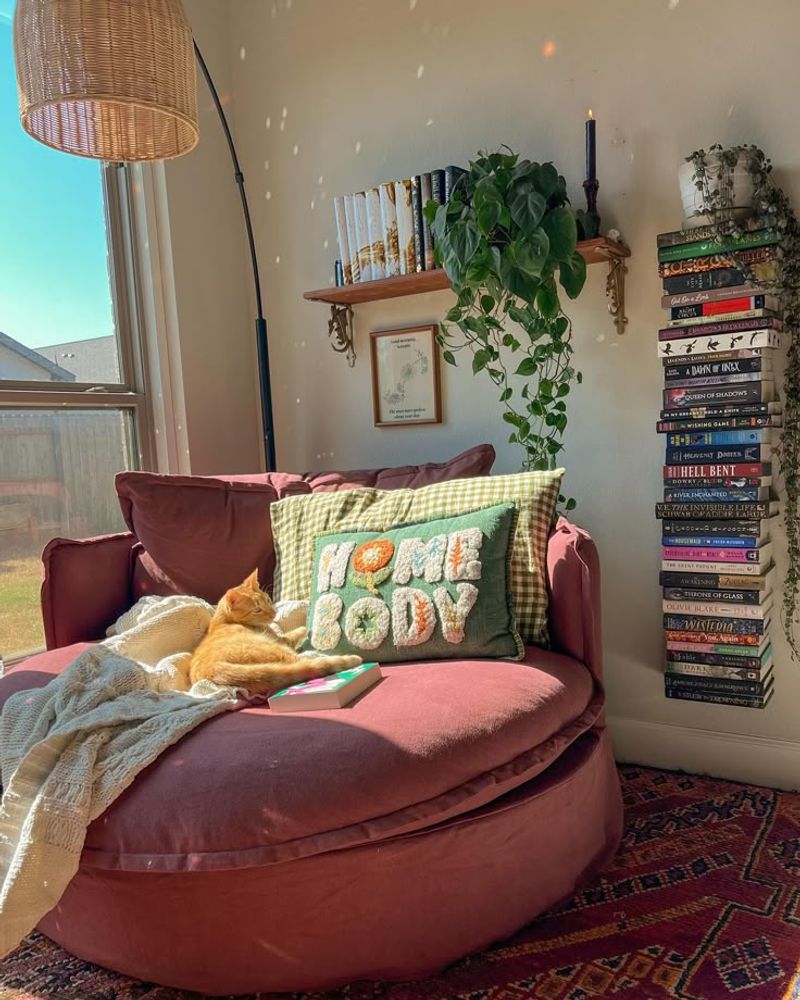 Prioritizes Comfort And Relaxation Over Strict Order