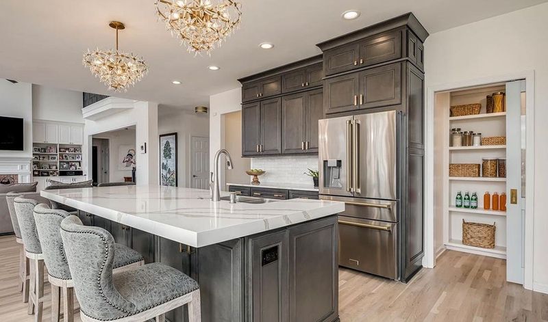 Kitchen Cabinet Facelift