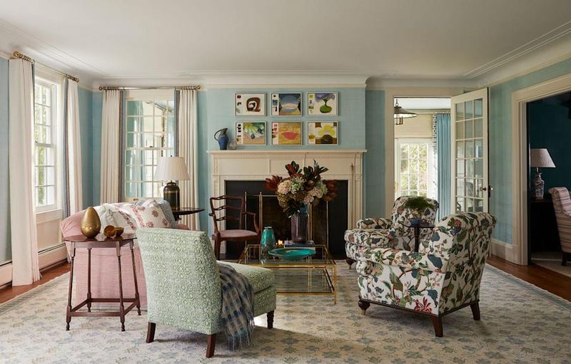 Light-Filled Gathering Space With Playful Elegance