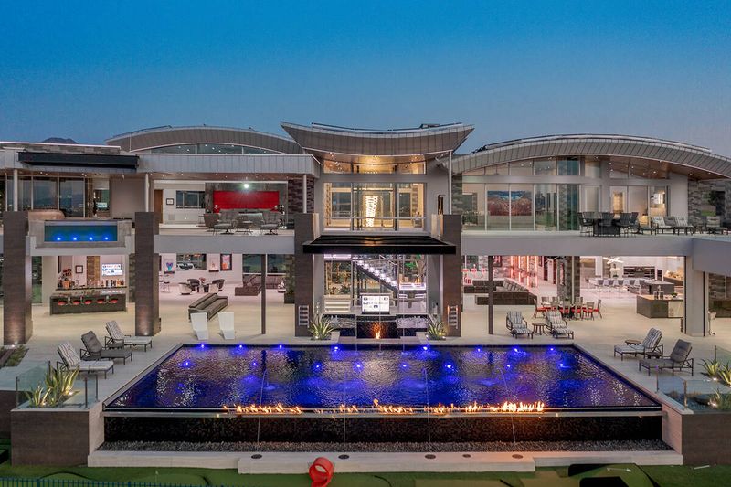 Vegas-Style Flash Mansions With No Architectural Cohesion