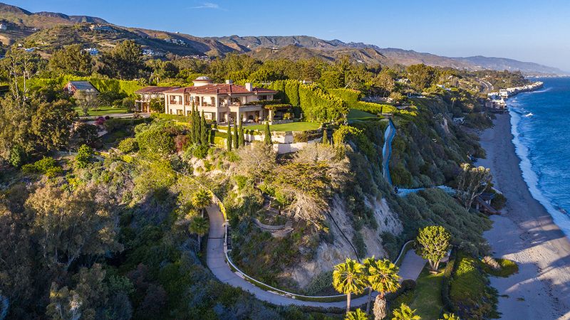 Malibu Oceanfront Estate (Malibu, CA)