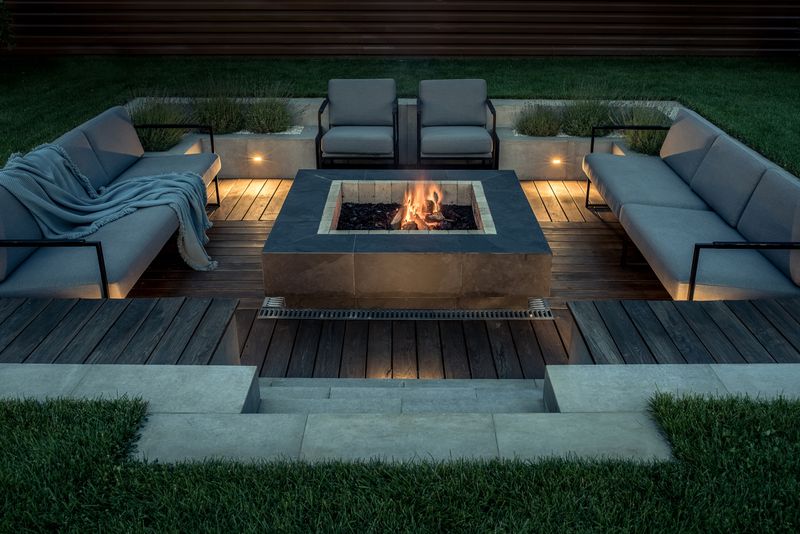 Fire Pit Lounge