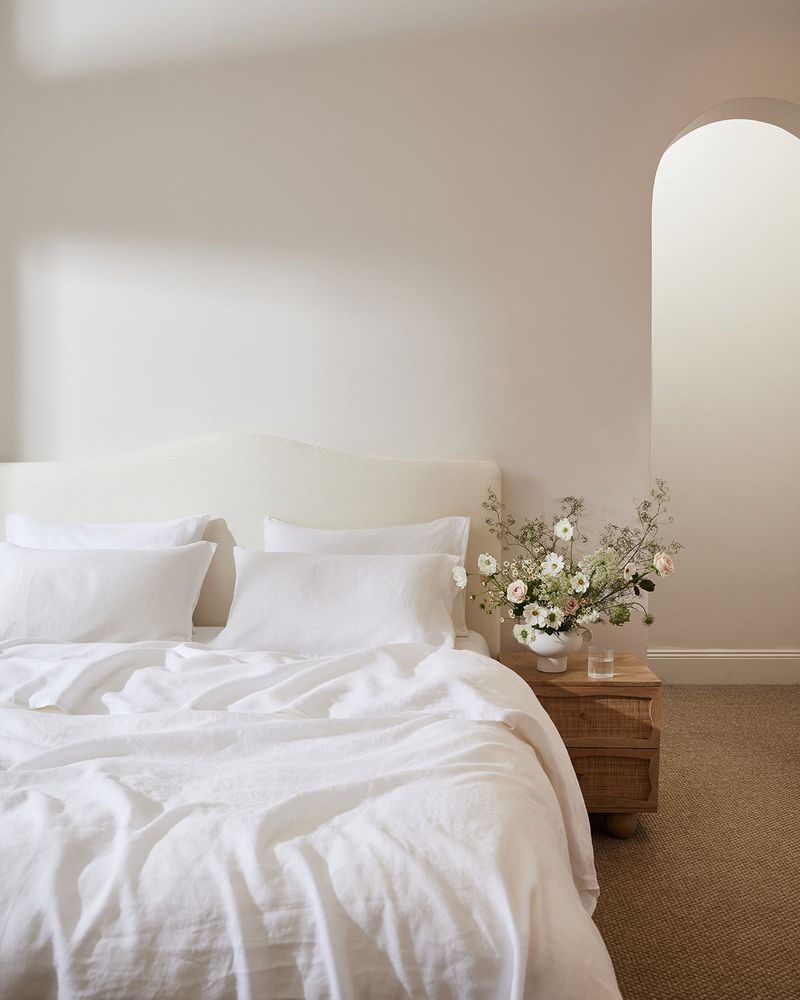 Use Neutral or Light-Colored Linens