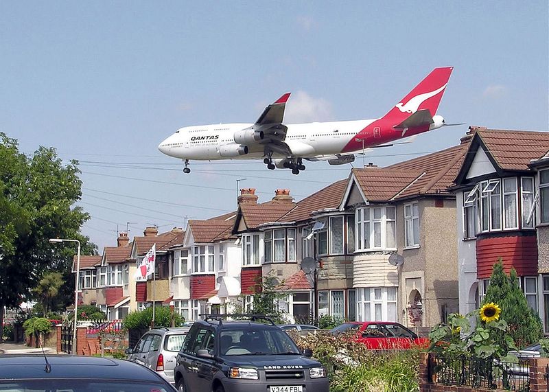 Homes Near Noisy Airports