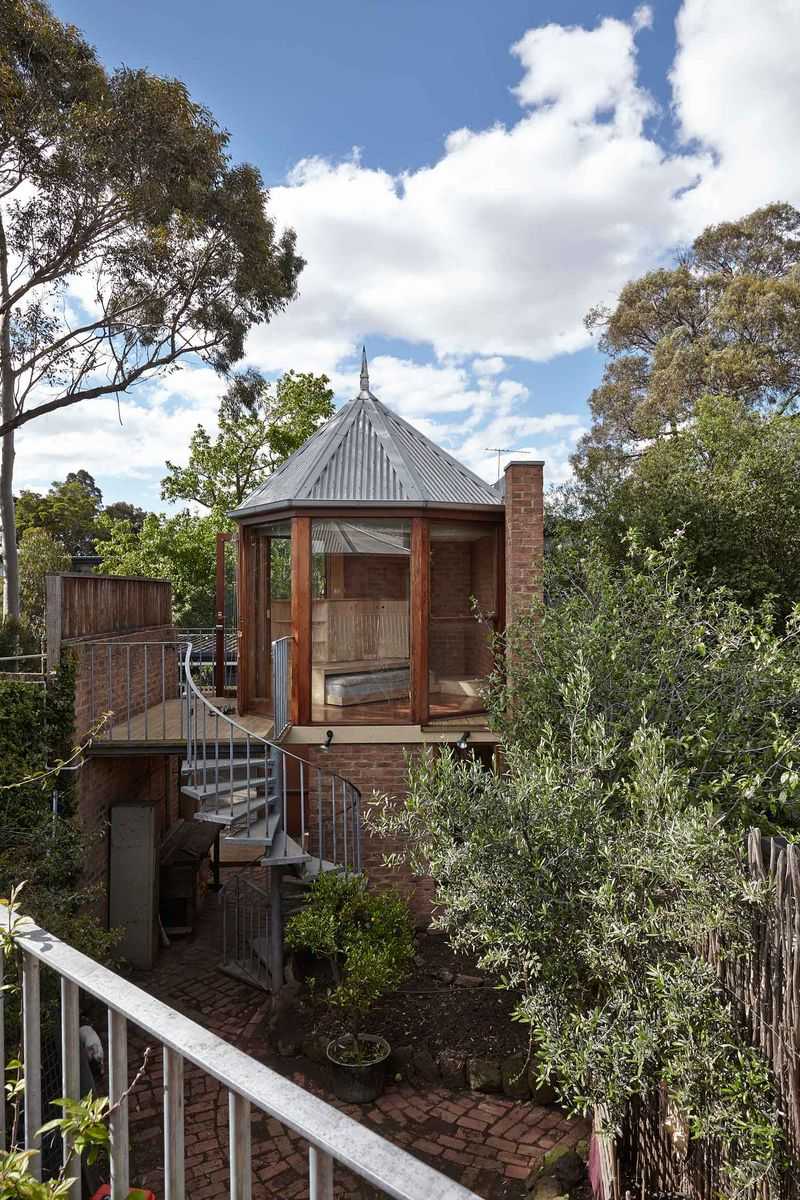 Laneway Tower House by Edwards Moore (Melbourne, Australia)