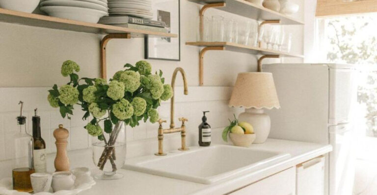 If You Can’t Change Your Dated Rental Kitchen These 19 Simple Additions Will Instantly Make It Look So Much Better