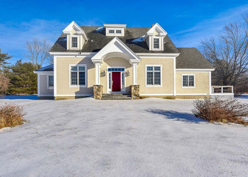 Maine's Modest Manors