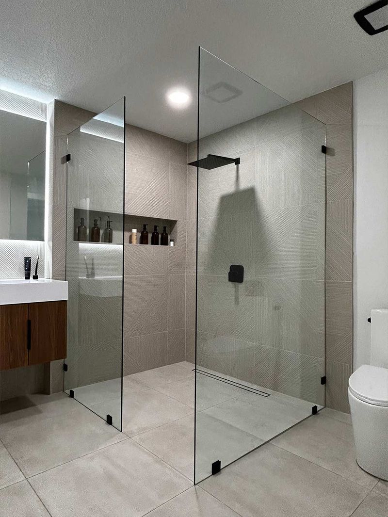 Clear Glass Shower Enclosure Instead Of Curtain Or Frosted Glass