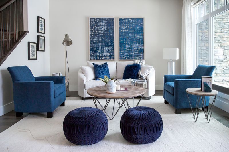 Stick to One or Two Accent Colors Across the Room