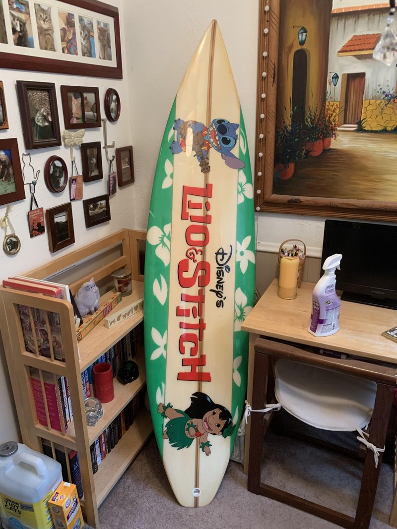 Lilo & Stitch Surfboard Shelf