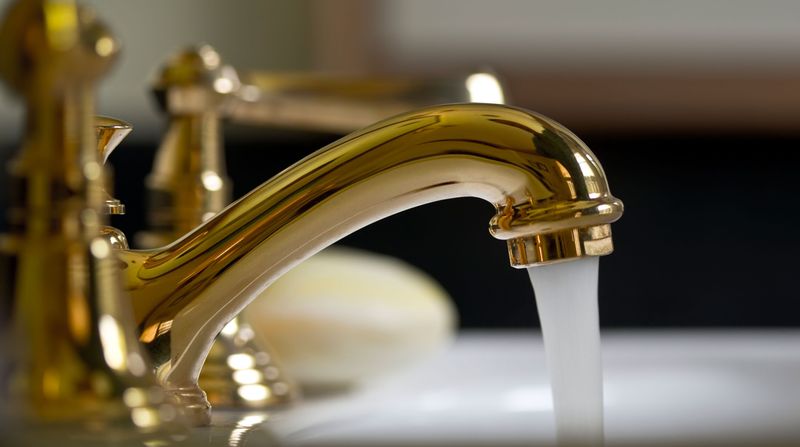 Gold-Plated Bathroom Fixtures
