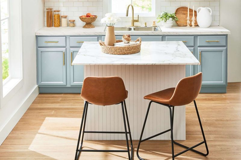 Compact Corner Kitchen with Multi-Functional Island