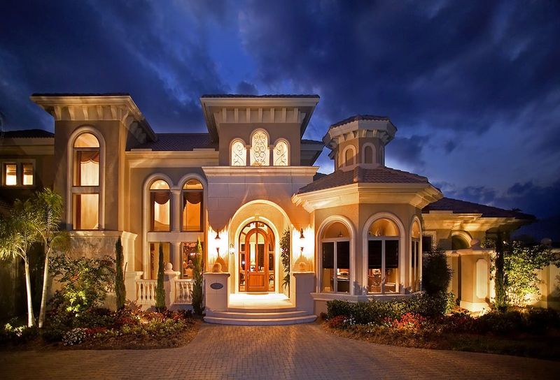 Fake Tuscan Columns
