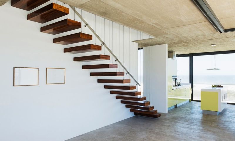 Floating Staircases with No Railings