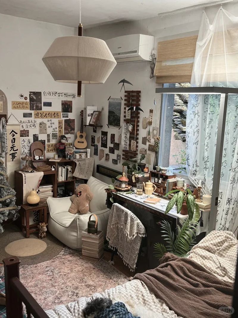 Incorporates Mismatched Furniture For Charm