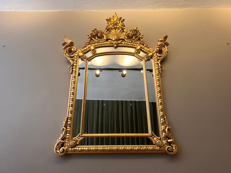 Heirloom-Quality Mirror