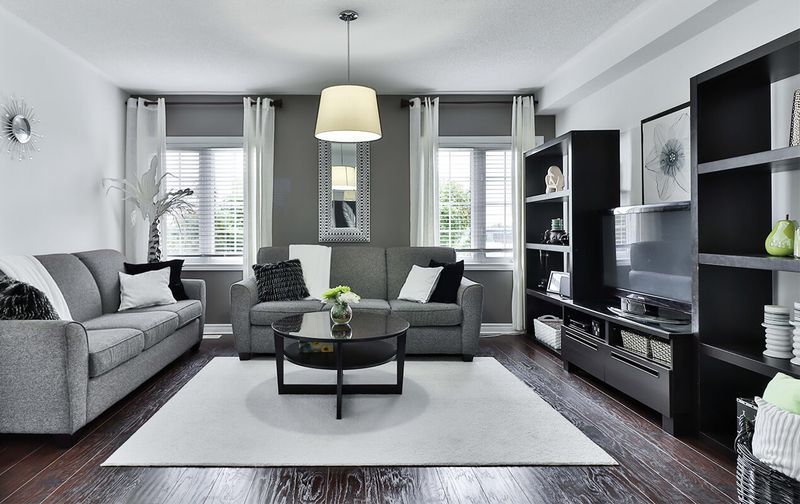 Pairs effortlessly with any color palette