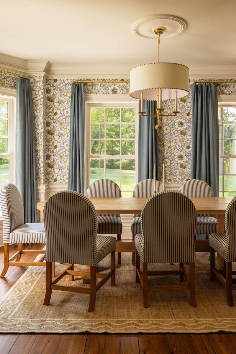 Cozy Dining Area