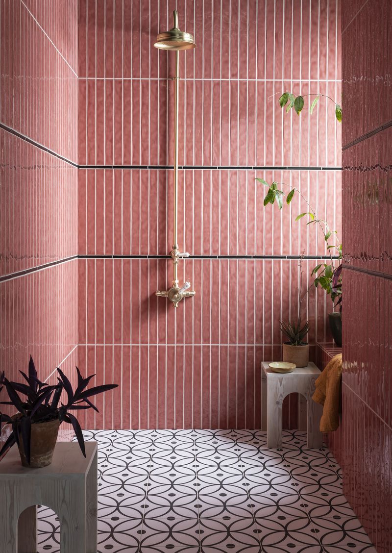 Allows Bold Immersive Tiling