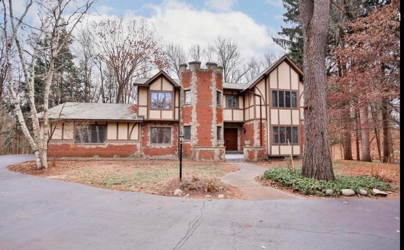 1980s Saw the Rise of the Two-Story Suburban Home